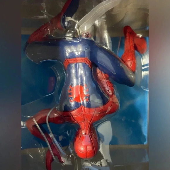 Marvel - Hallmark -  Spider-Man Ornament- BNIB 🕸️🕷️🔴 - Picture 3 of 8